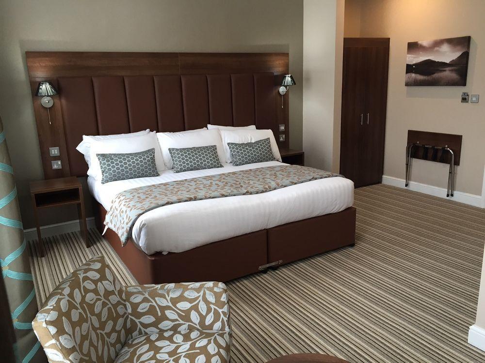 Twin Oaks Hotel Chesterfield Ngoại thất bức ảnh