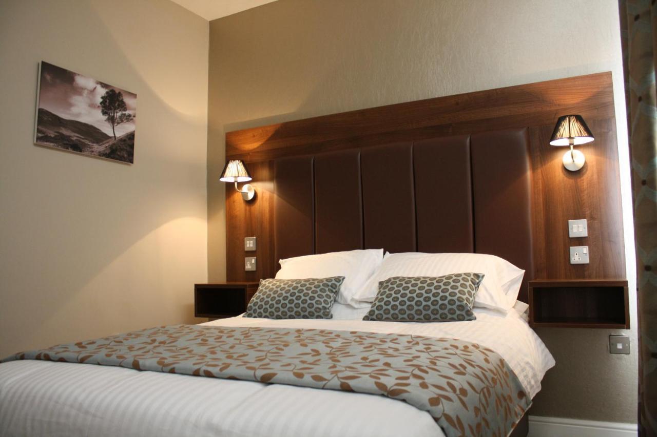 Twin Oaks Hotel Chesterfield Ngoại thất bức ảnh
