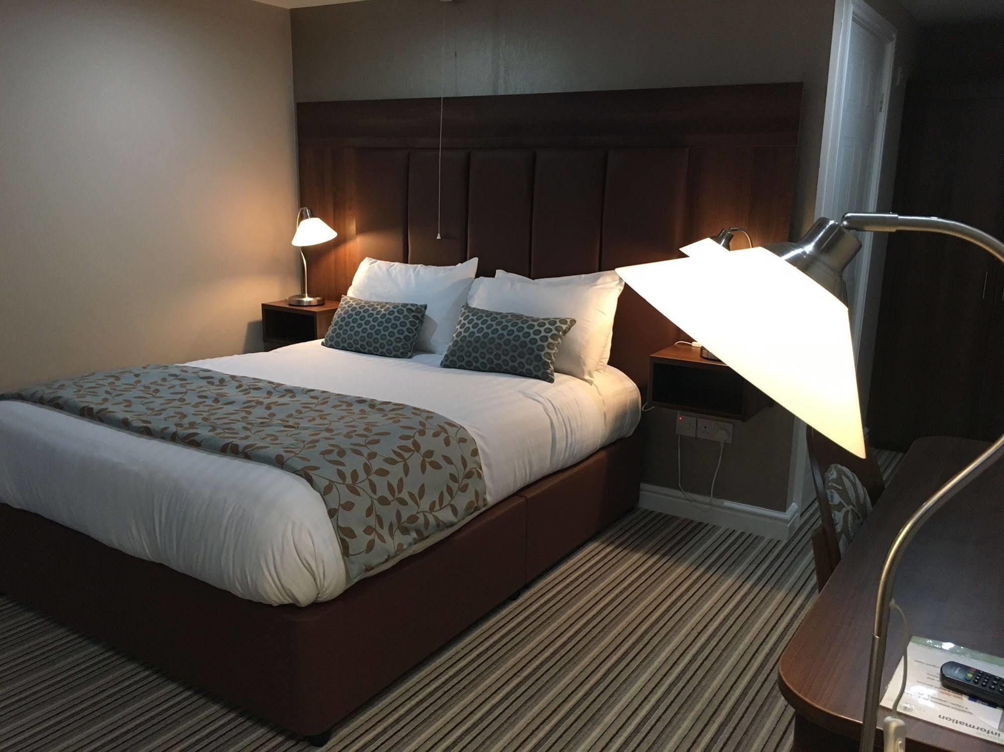 Twin Oaks Hotel Chesterfield Ngoại thất bức ảnh