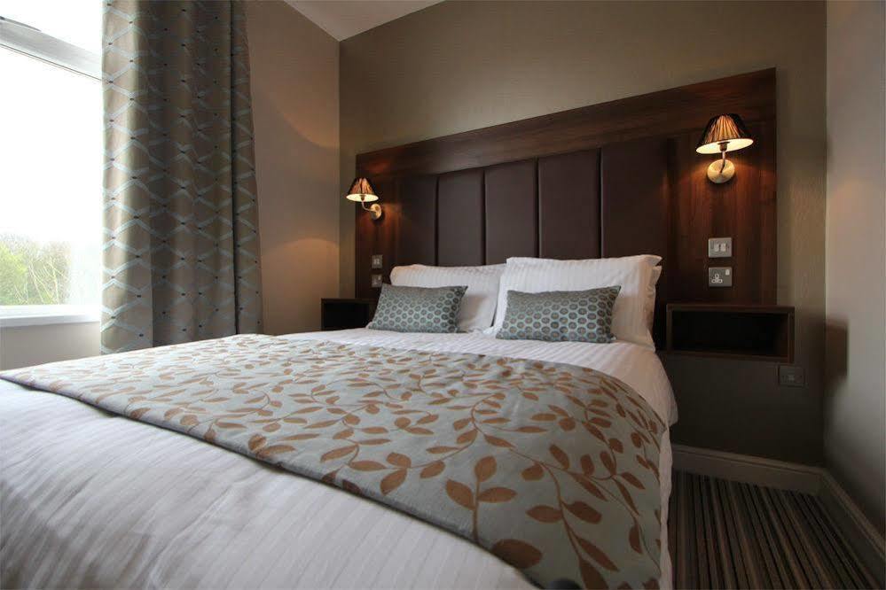 Twin Oaks Hotel Chesterfield Ngoại thất bức ảnh