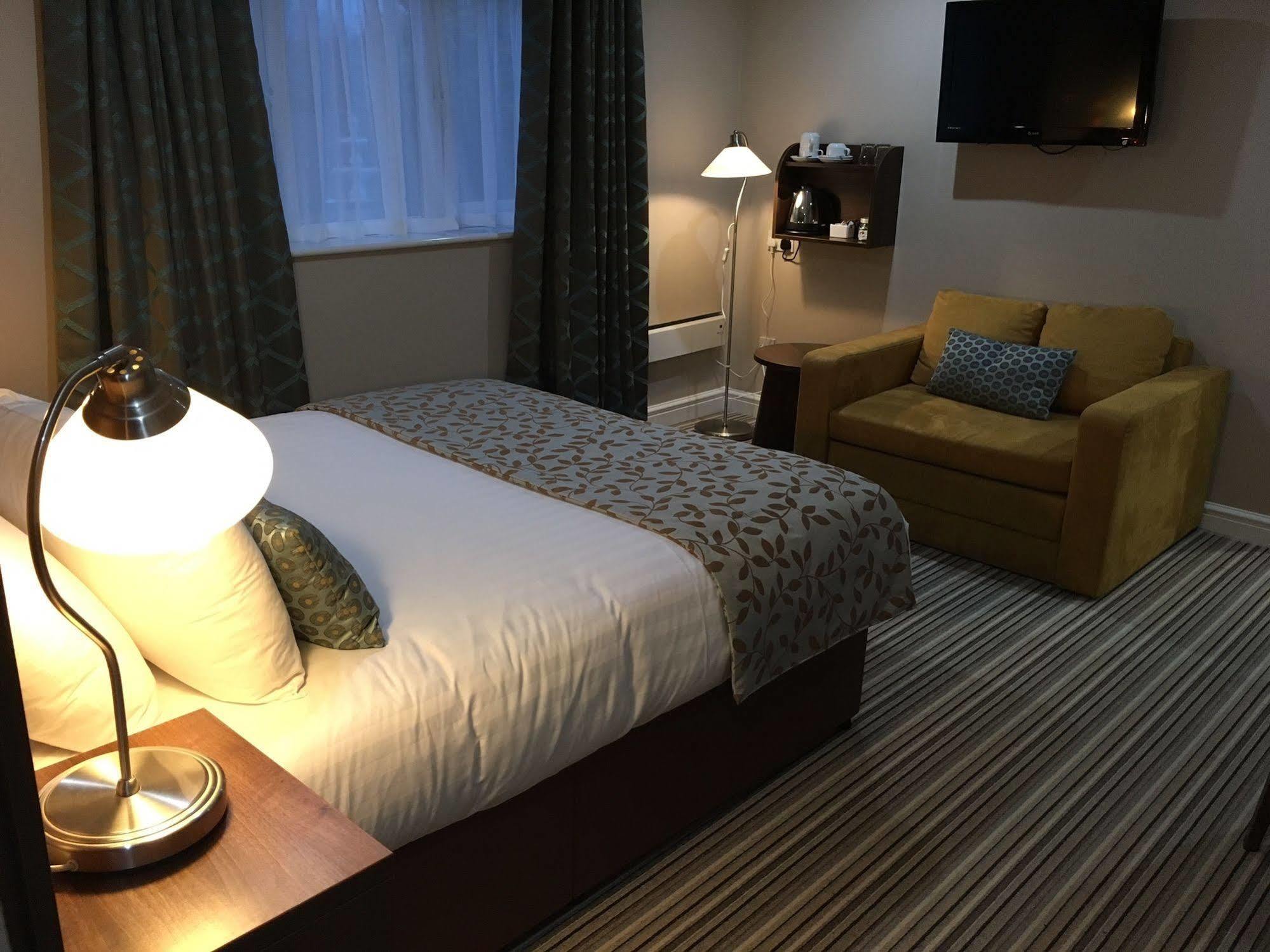 Twin Oaks Hotel Chesterfield Ngoại thất bức ảnh