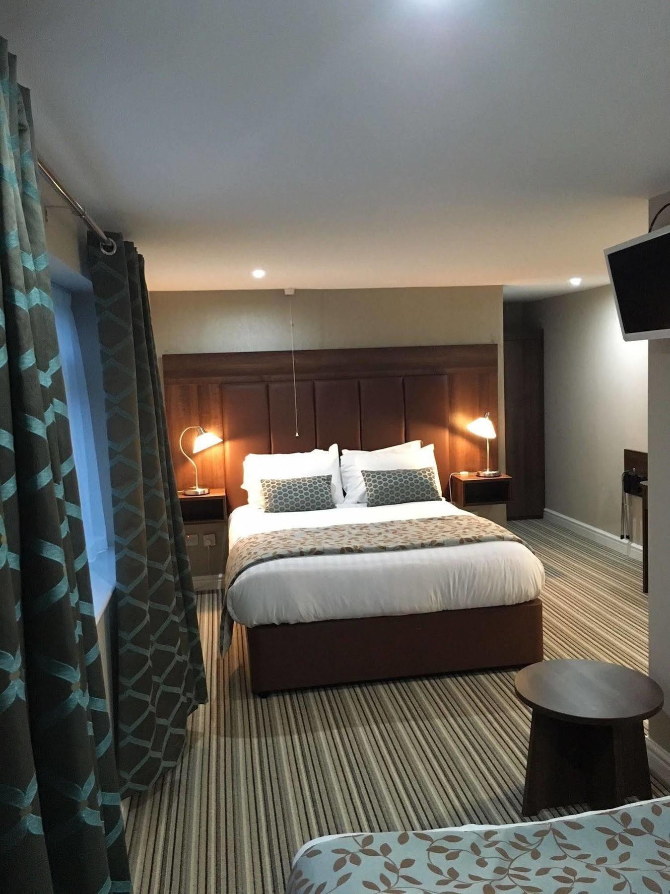 Twin Oaks Hotel Chesterfield Ngoại thất bức ảnh