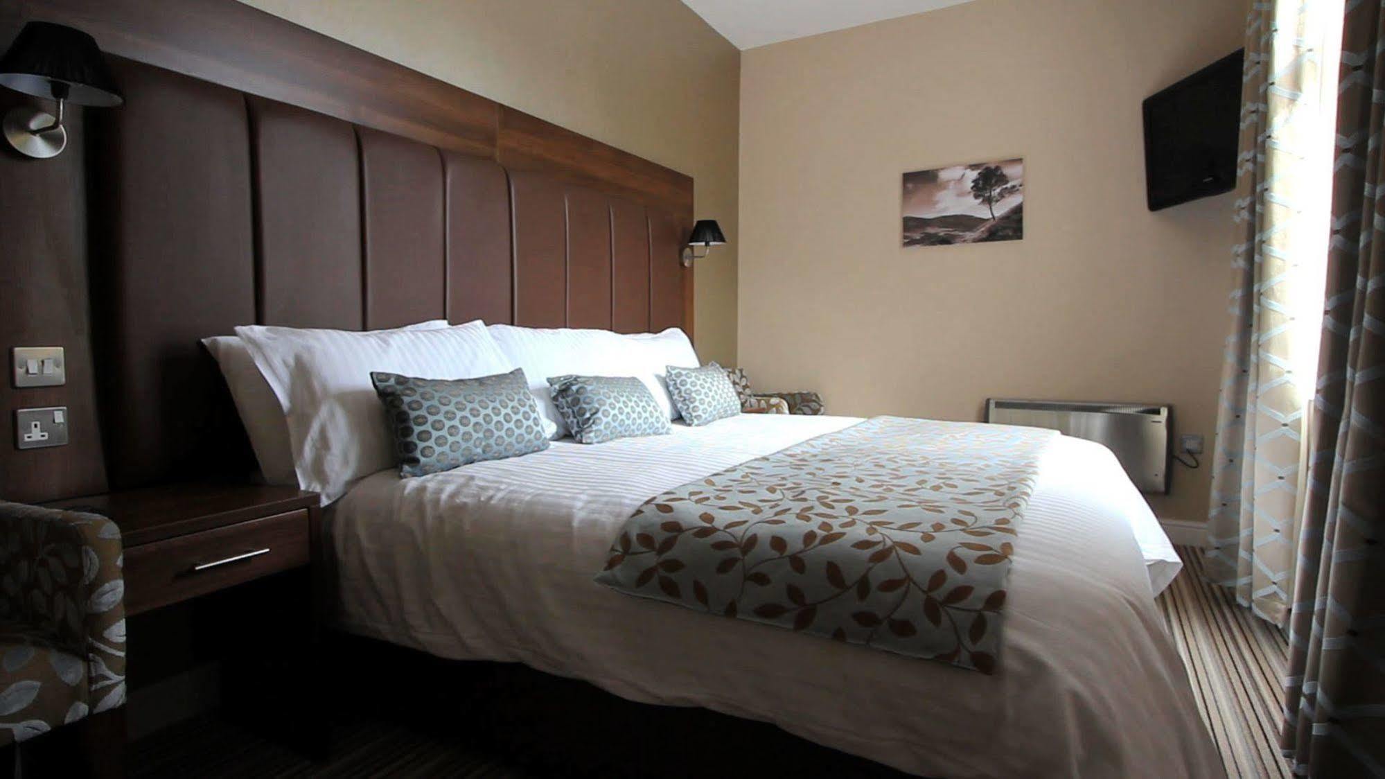 Twin Oaks Hotel Chesterfield Ngoại thất bức ảnh