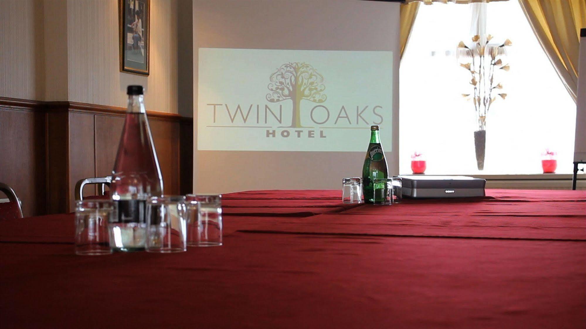 Twin Oaks Hotel Chesterfield Ngoại thất bức ảnh